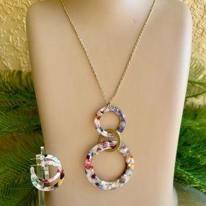 Acrylic necklace set